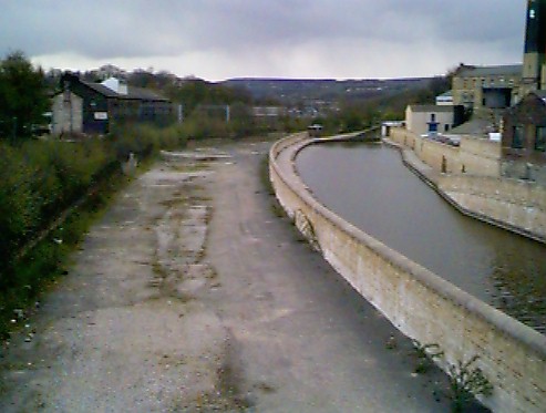 [Road, Canal